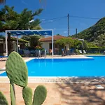 Dimitris & Apartment