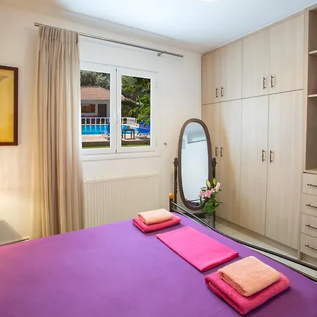 アパート Dimitris & Frínion