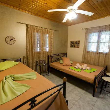 アパート Dimitris & *