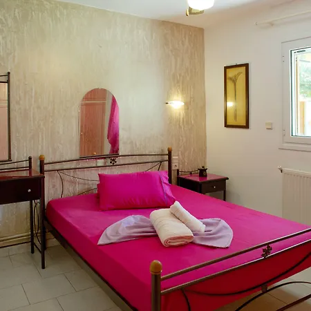 Dimitris & アパート