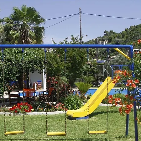 Dimitris & アパート *